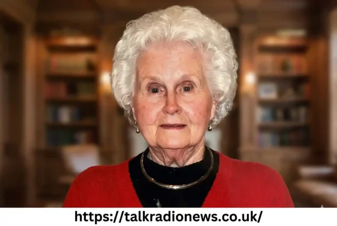 Hazel Vorice McCord, mother of Dick Van Dyke and Jerry Van Dyke, American homemaker and former stenographer